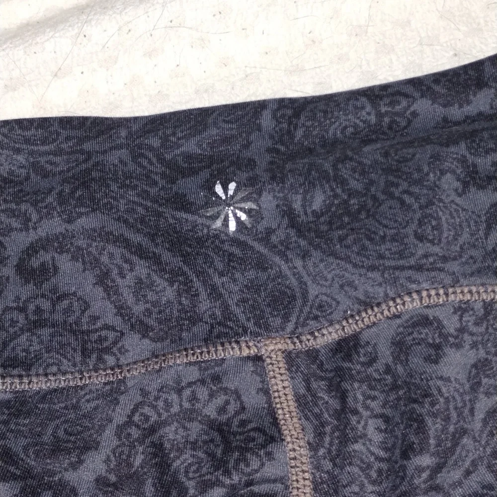 Athleta paisley print leggings - Picture 5 of 5
